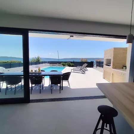 Villa Beachfront With Pool Kaštela